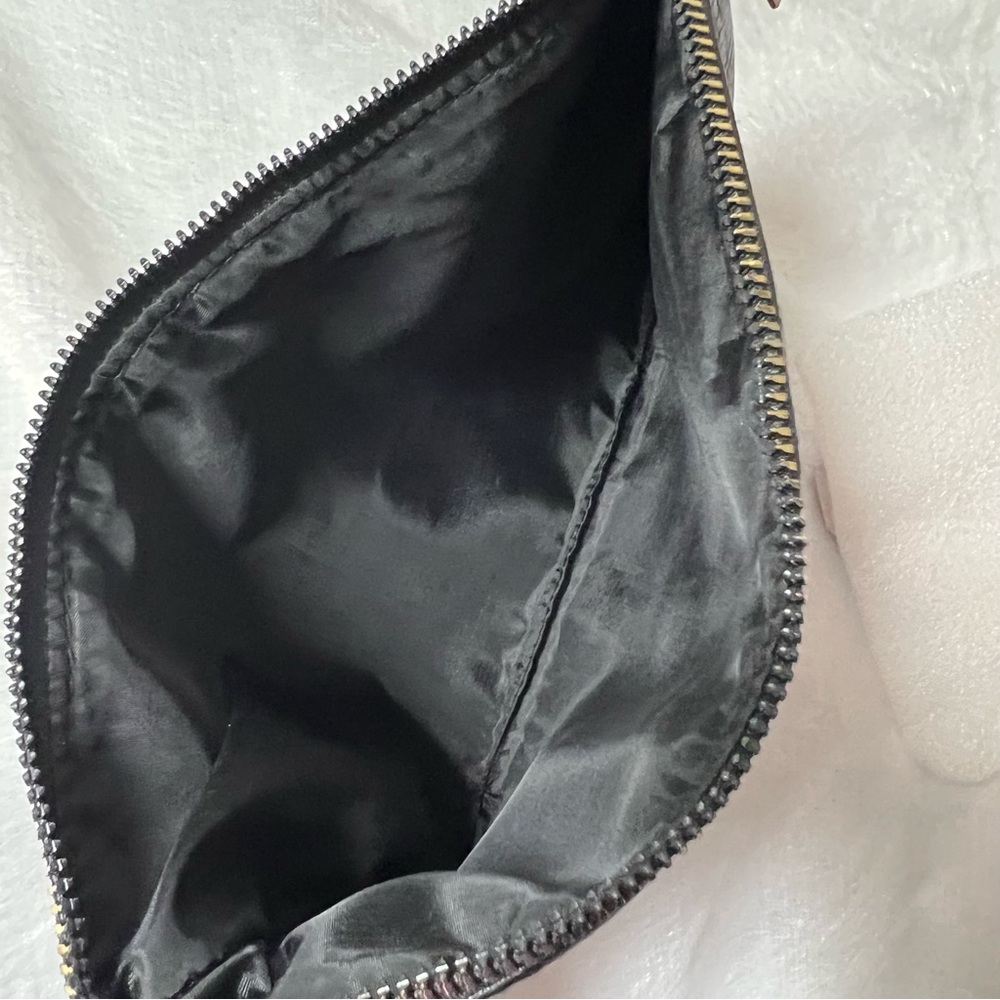 Aero - black Wristlet - Picture 3 of 4